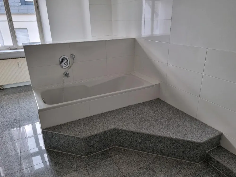 Charmante und renovierte 2-Zimmer Wohnung