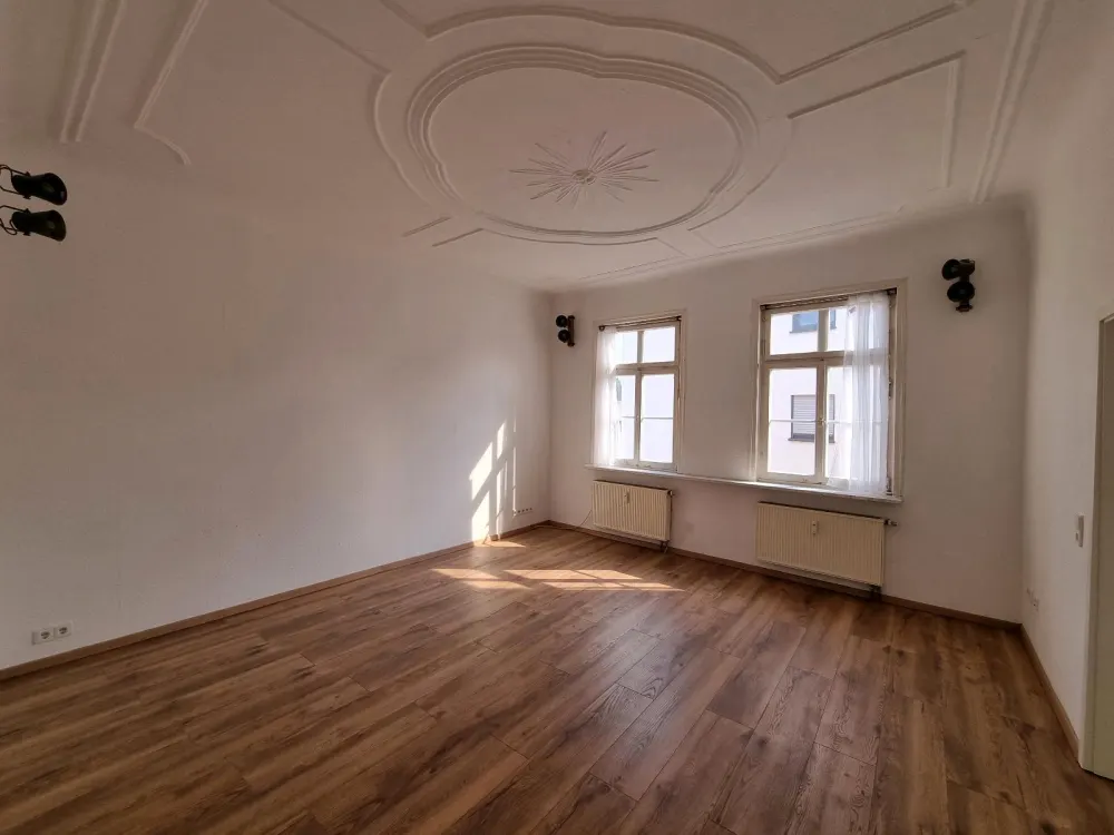 Charmante und renovierte 2-Zimmer Wohnung