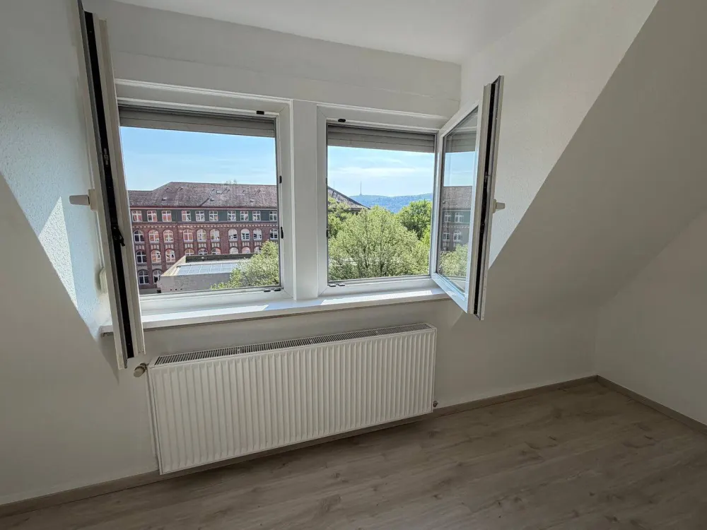 helle neu renovierte 3 Zimmer Wohnung in Stuttgart West zu vermieten