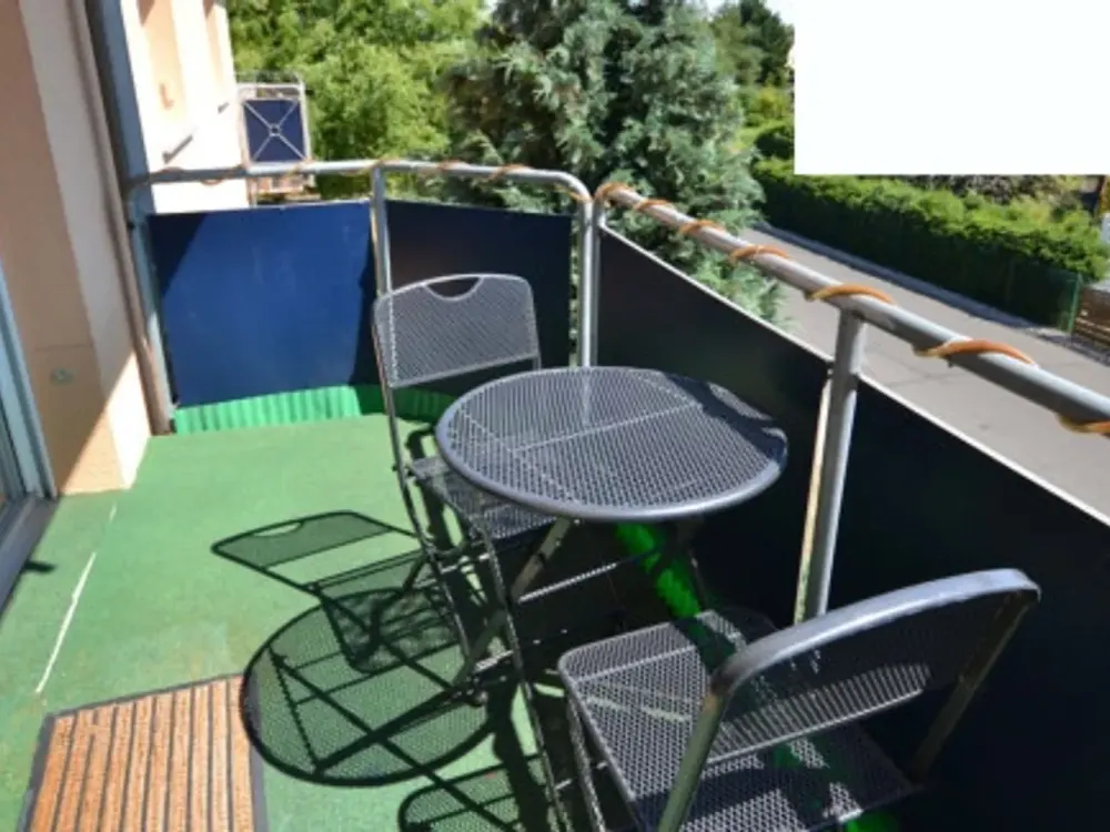 Living with Character: 2-Room Apartment in Panitzsch