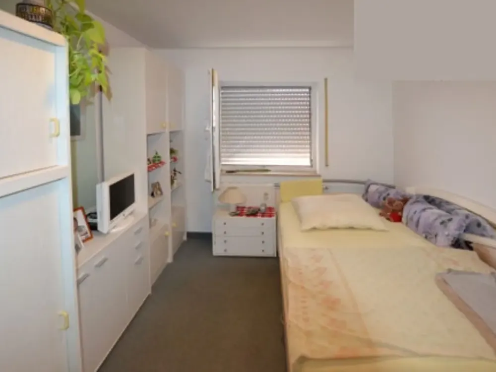 Living with Character: 2-Room Apartment in Panitzsch