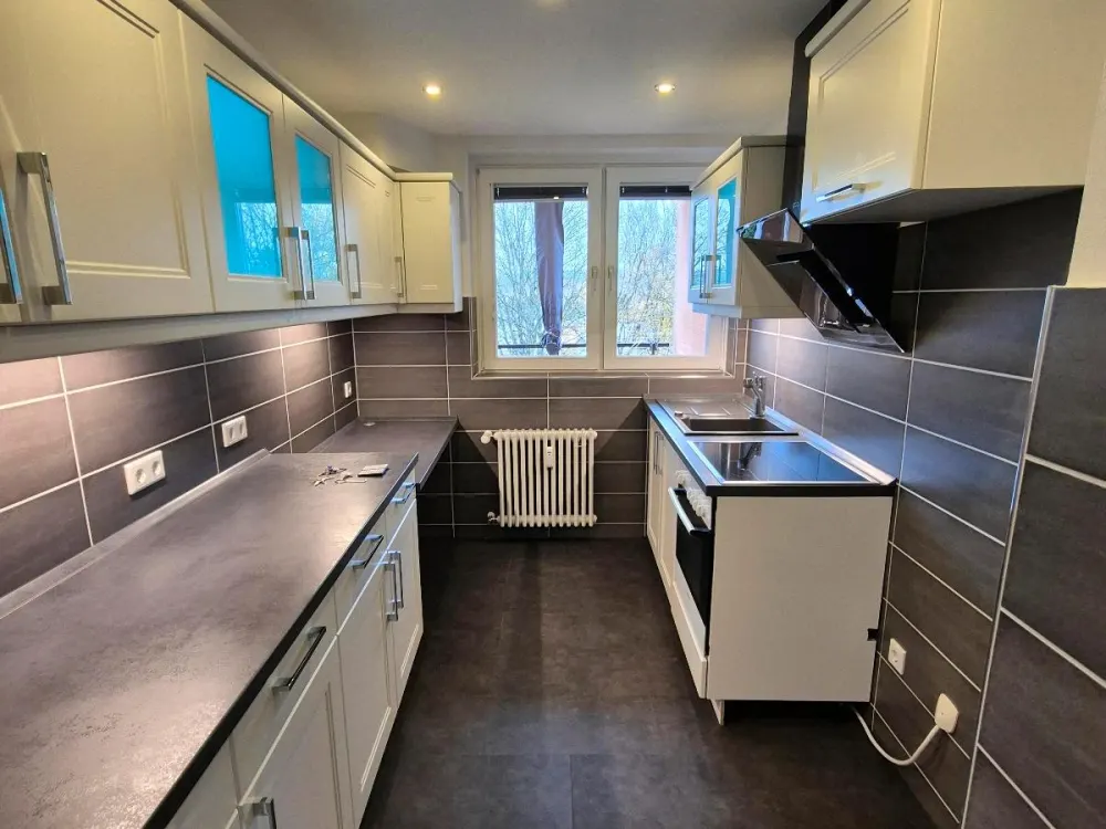 Einbauküche Balkon neues Badezimmer? 1 Zimmer Wohnung Schwalbach