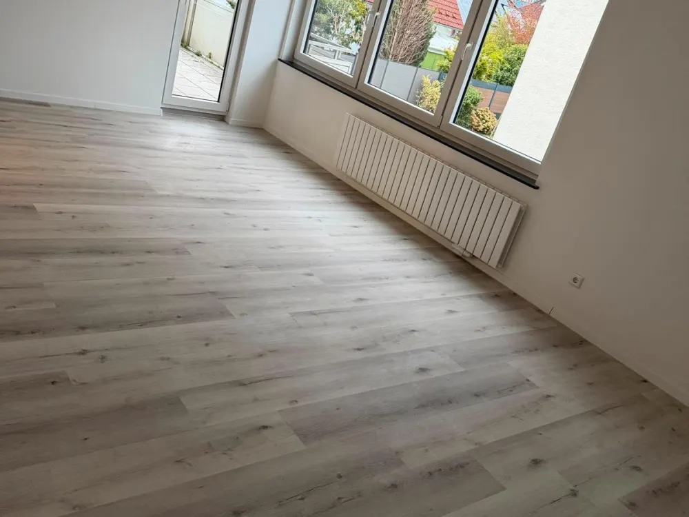 Kernsanierte 2-Zimmer-Wohnung mit Balkon und Keller