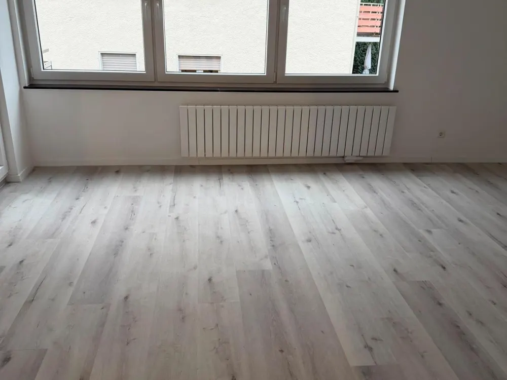 Kernsanierte 2-Zimmer-Wohnung mit Balkon und Keller