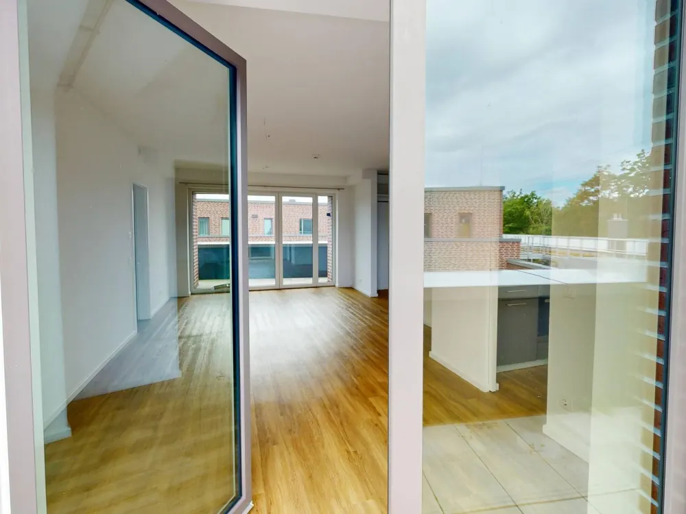 Wohntraum in Rissen: 3-Zimmer-Dachgeschosswohnung mit 2 Dachterrassen, eigenem Lift, EBK uvm.