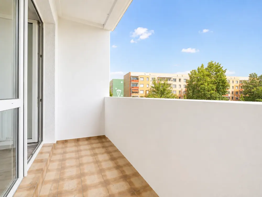 Neu Sanierte 4-RW * 2. OG * moderne EBK * Balkon * Tageslichtbad mit Wanne & WMA * zentral * TOP