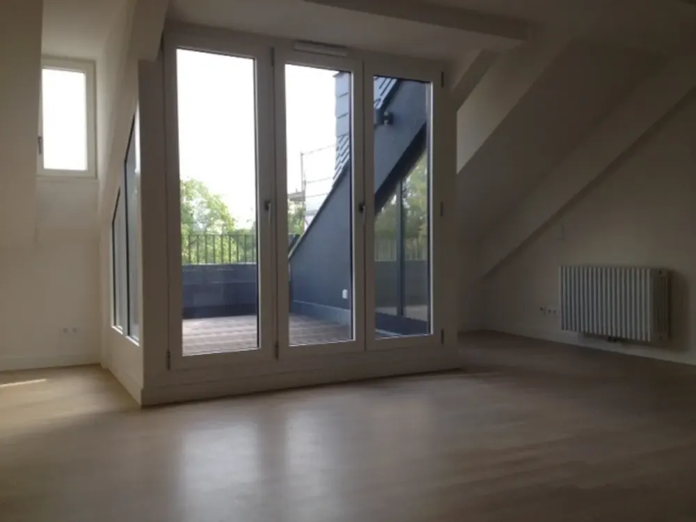 Dahlem Metropolitan Gardens! Sonnige Dachgeschoß-Maisonette! Hochwertige u. exclusive Ausstattung!