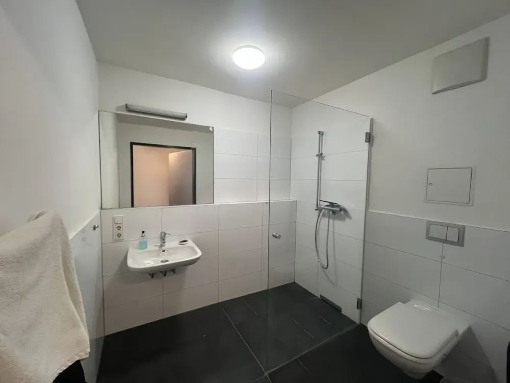 Große möblierte Wohnung - Koffer packen und los!
