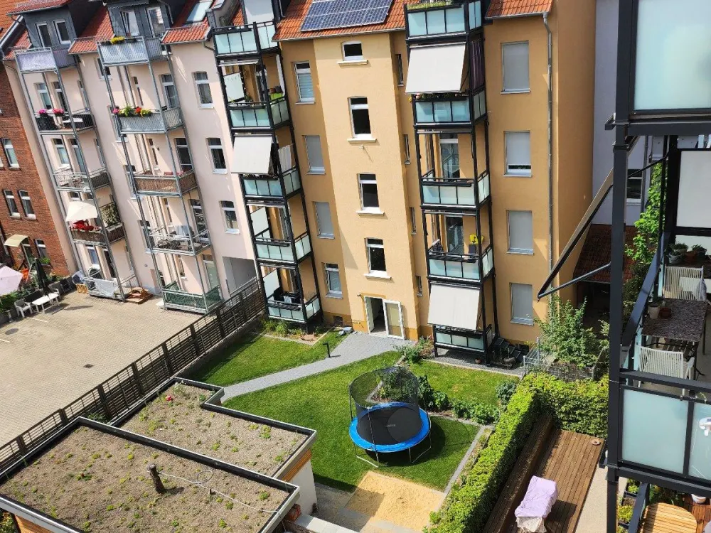 Zentrumsnahe 3-ZKB mit neuer EBK, Süd-Balkon, Markisen und ...