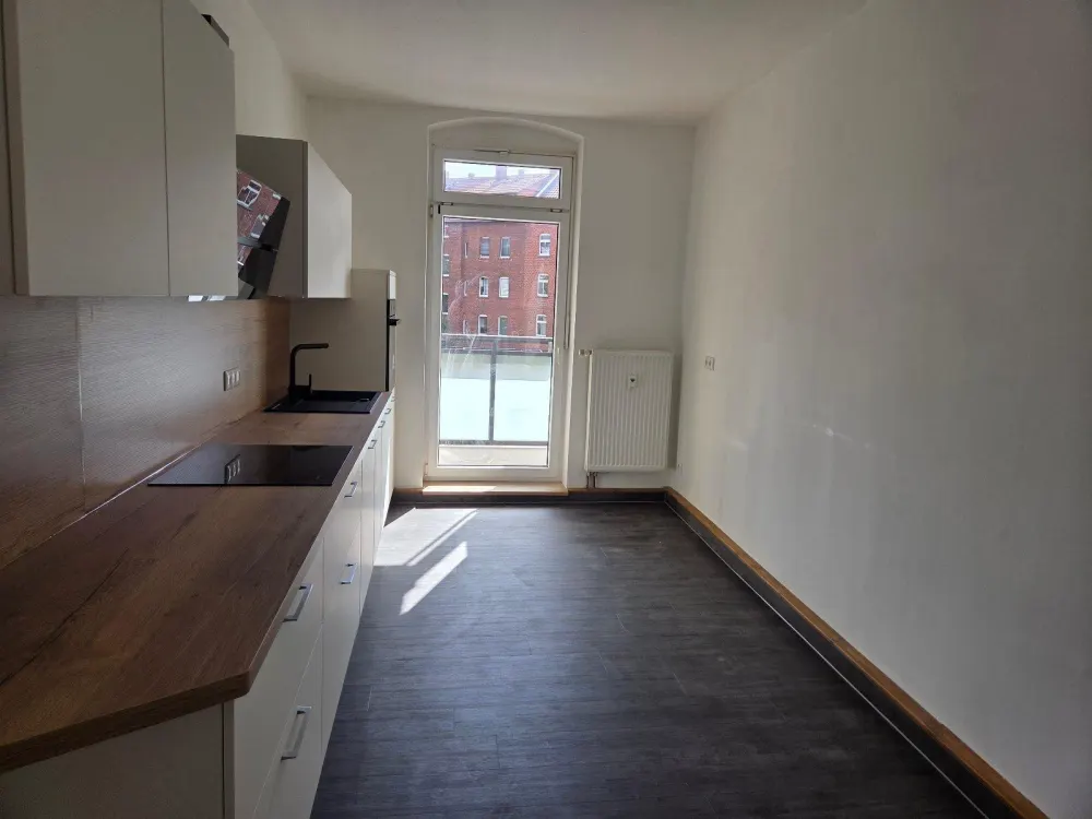 Zentrumsnahe 3-ZKB mit neuer EBK, Süd-Balkon, Markisen und ...