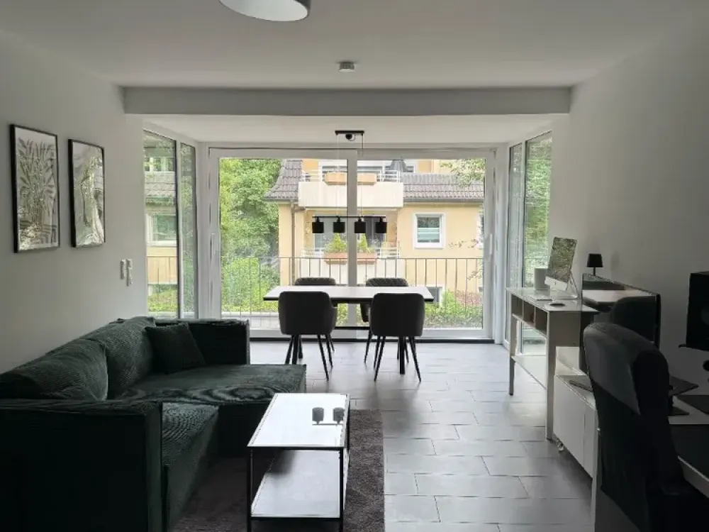 Zuhause mit 2,5 Zimmern und Stellplatz in Düsseldorf
