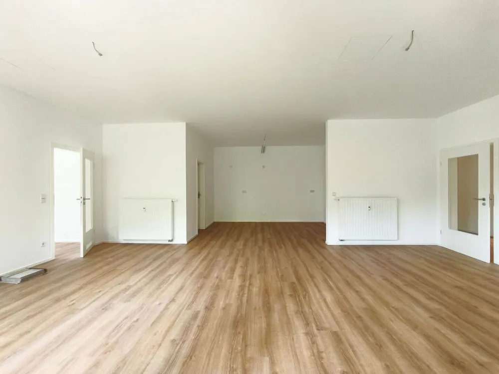 **Großzügige Fläche mit Garten, Ankleideraum, Speisekammer und Wohlfühlbad in idyllischer Wohnlage**