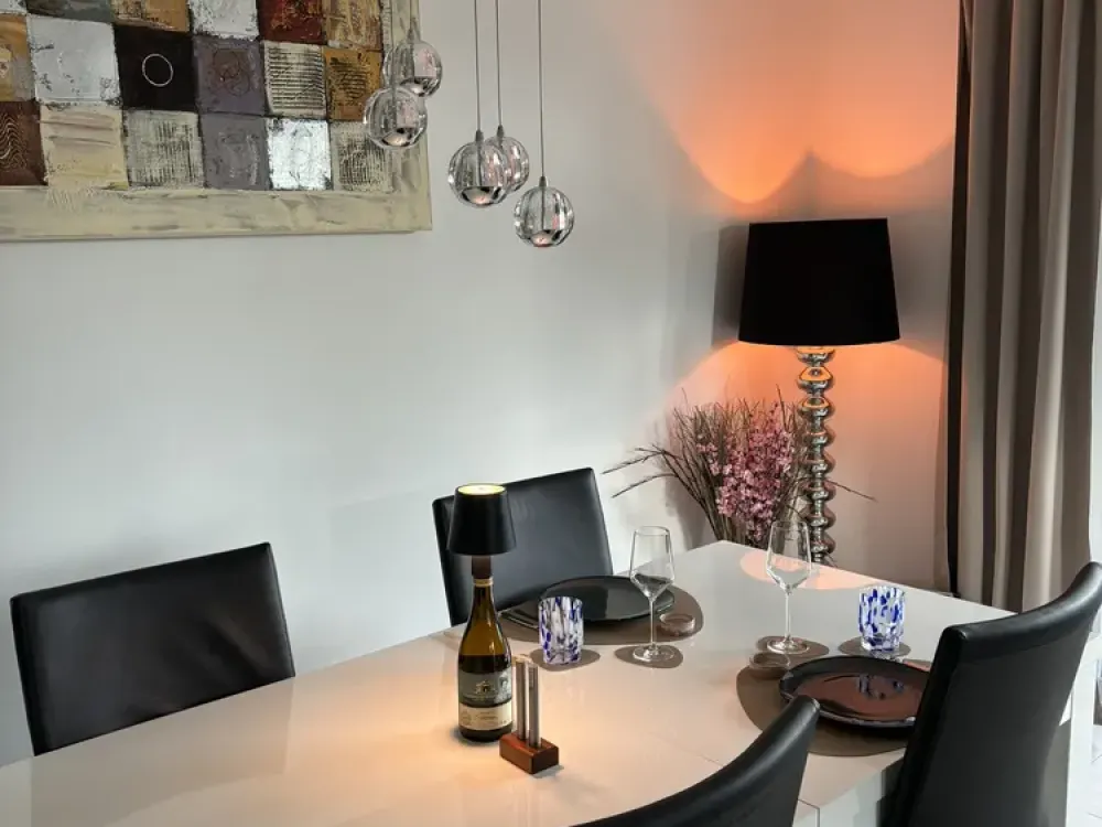 Beautiful Partially Furnished Ground Floor Apartment on 2 Levels with Top Features and Garden