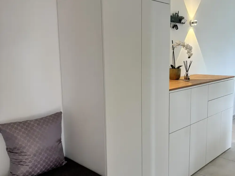 Beautiful Partially Furnished Ground Floor Apartment on 2 Levels with Top Features and Garden