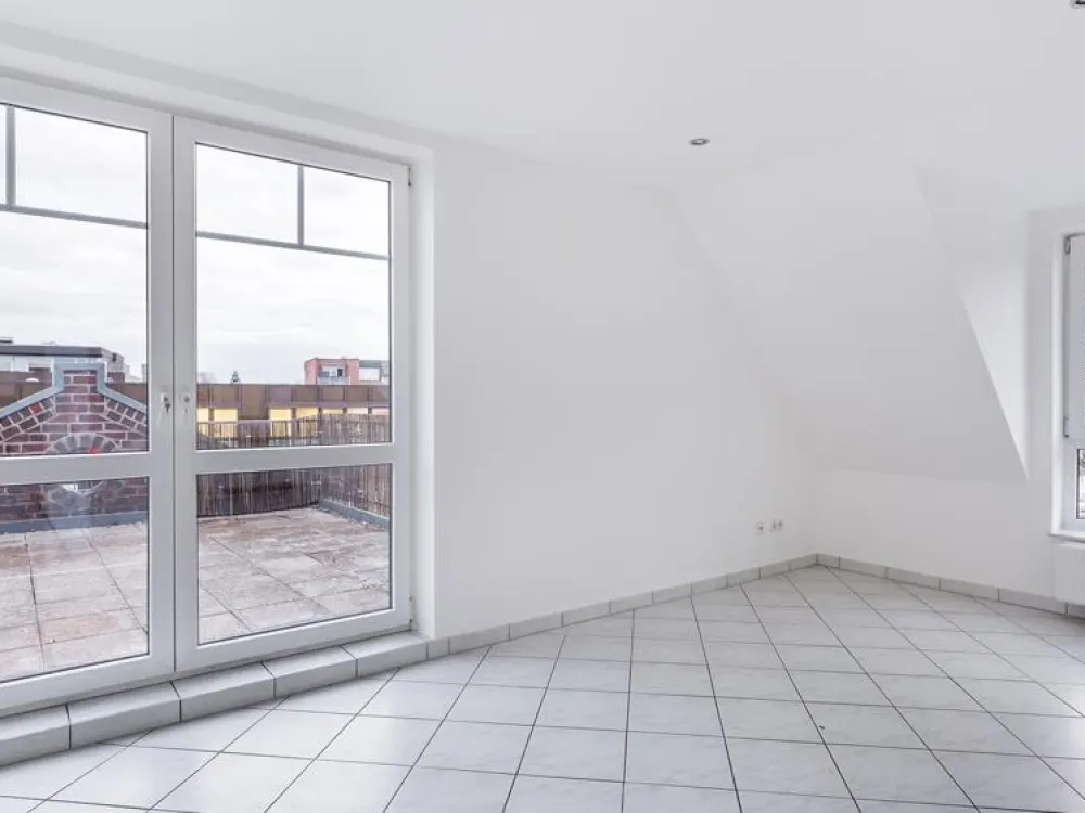 Striking Maisonette Apartment with Large Roof Terrace in Norderstedt-Mitte!