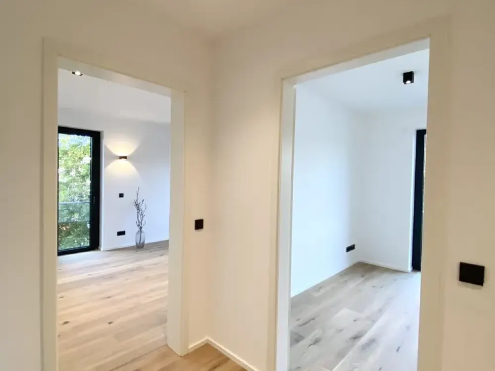 Traumhafte Mietwohnung mit drei Zimmern und großem Balkon