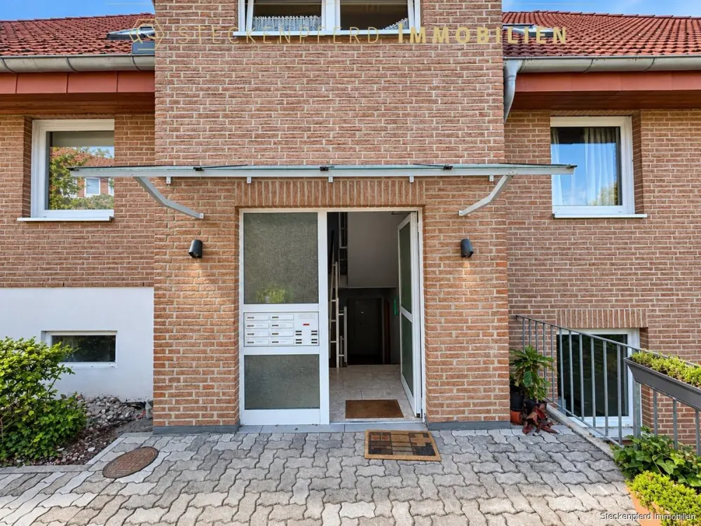 Gemütliche 3-Zimmer-Dachgeschosswohnung mit großem Balkon & Blick ins Grüne