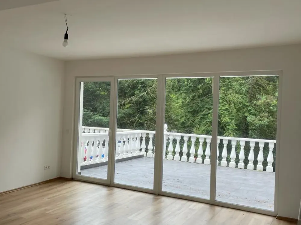 Traumhafte 3-Zimmer-Wohnung mit großer Terrasse zu vermieten!