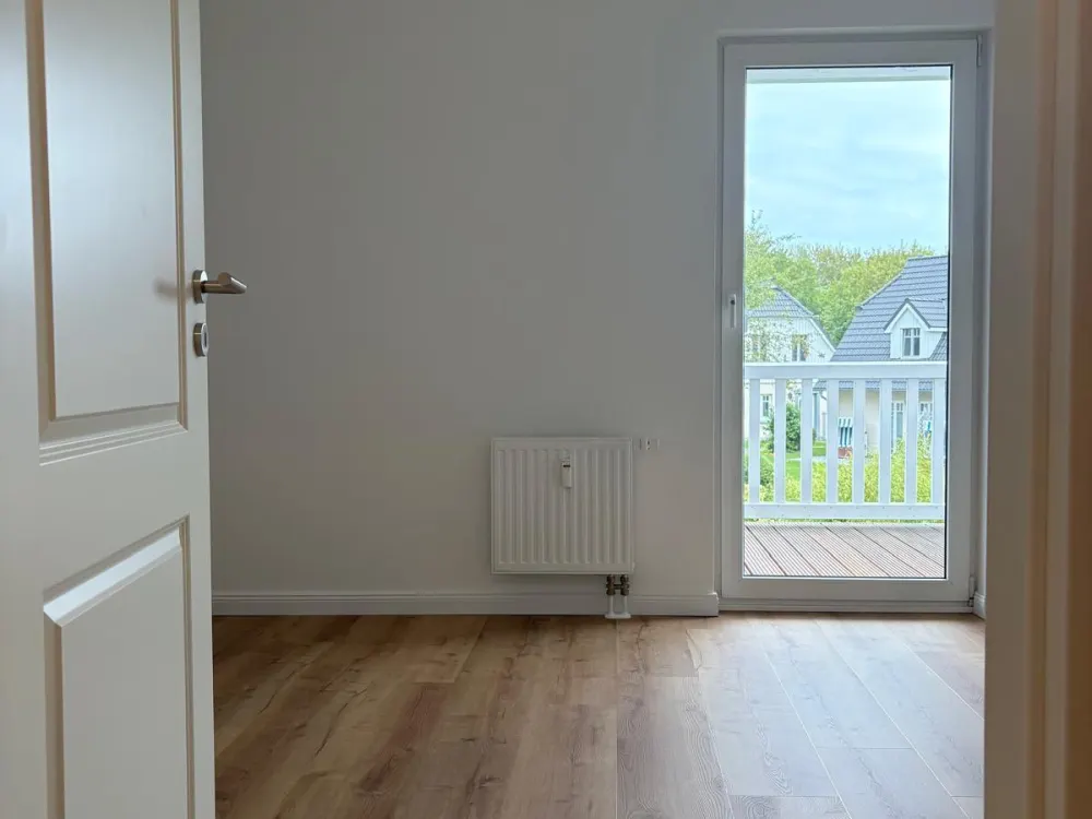 Ruhiges Wohnen am Meer: Sanierte 3-Zimmer-Wohnung mit Balkon & Me