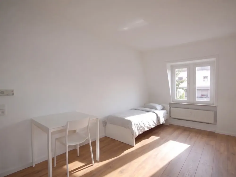 Renovierte, helle und neu möblierte 3-Zimmer-Wohnung im beliebten Gallusviertel