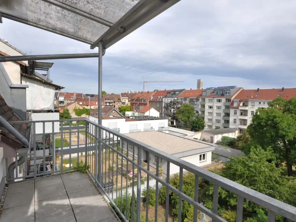 Frisch sanierte 4-Zimmer-Altbauwohnung mit Gartenanteil und 118 m² in Karlsruhe-Beiertheim-Bulach