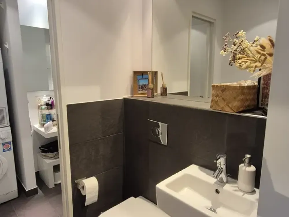 *Modernes Wohnen mit Wasserblick - Stilvoll möbliert + befristet ! *