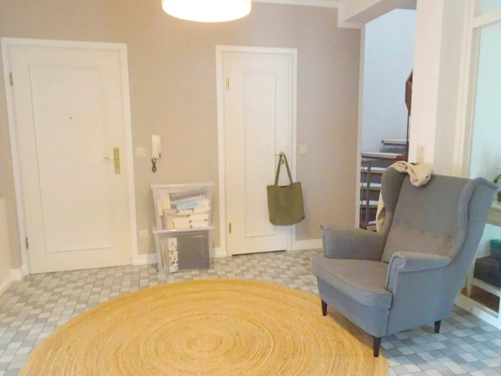 Stadtvilla, DG-Maisonette-Wohnung mit kl. Terrasse, Gemeinschaftsgarten, Fußbodenheizung und EBK