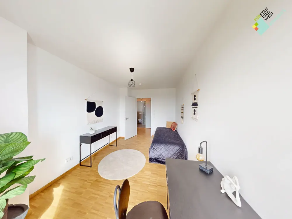 Contemporary Living at BERGBLICK: 5-Room Apartment with Clear Family Zone