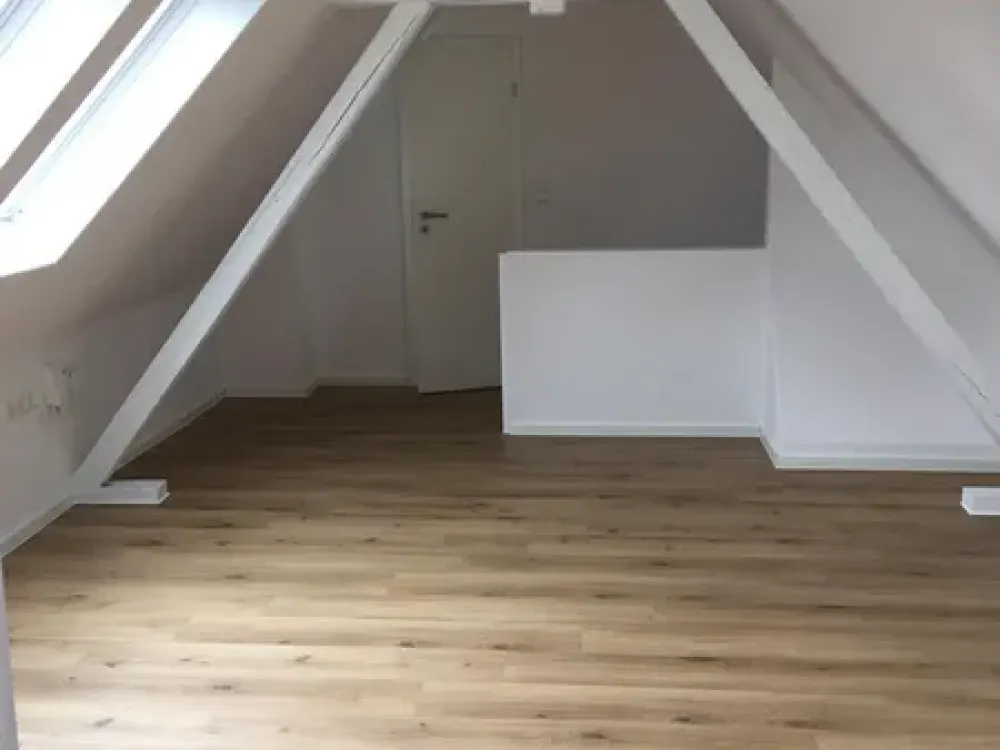 Sonnendurchflutete 3-Zimmer-Maisonette mit eigenem Hauseingang in idyllischer Lage