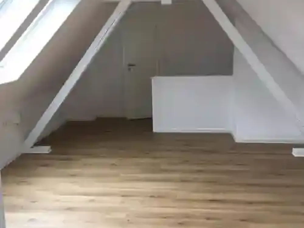 Sonnendurchflutete 3-Zimmer-Maisonette mit eigenem Hauseingang in idyllischer Lage