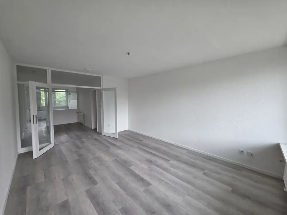 Erstbezug nach Renovierung: 4-Zi.-Wohnung mit Balkon in familienfreundlicher Lage, Ruhrhöhe