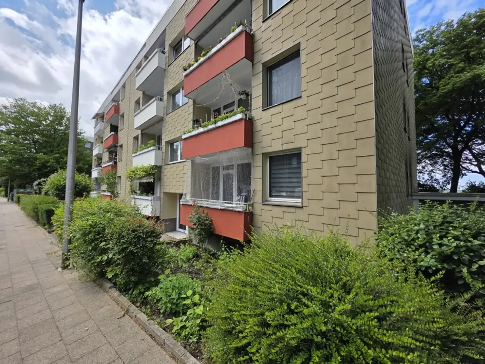 Erstbezug nach Renovierung: 4-Zi.-Wohnung mit Balkon in familienfreundlicher Lage, Ruhrhöhe