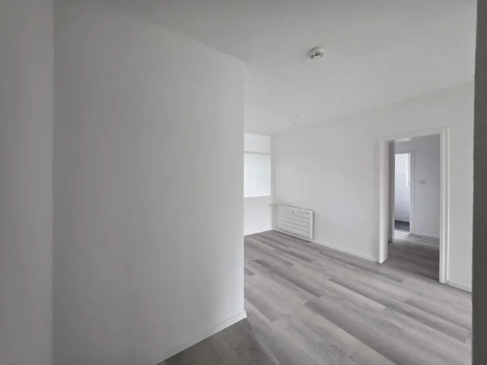 Erstbezug nach Renovierung: 4-Zi.-Wohnung mit Balkon in familienfreundlicher Lage, Ruhrhöhe