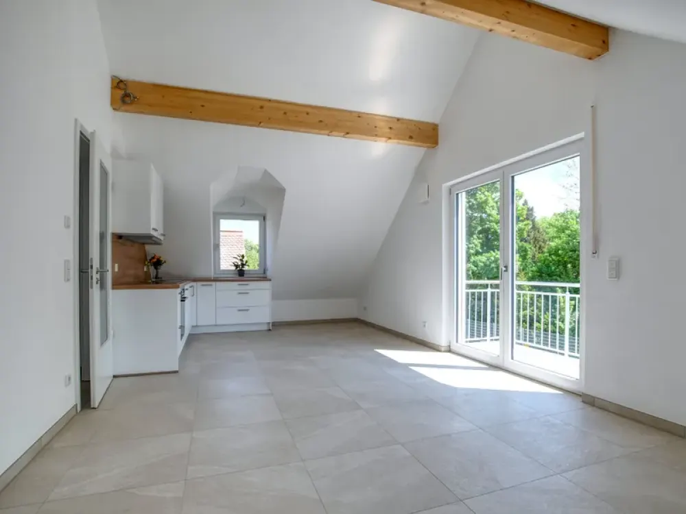 Moderne 2-Zimmer-DG-Wohnung im Grünen mit Süd-Balkon und EBK in Allach