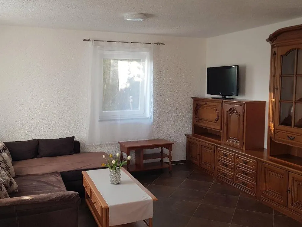 2 Zi Wohnung 65m2- Top Lage gehobene Ausstattung - voll möbliert