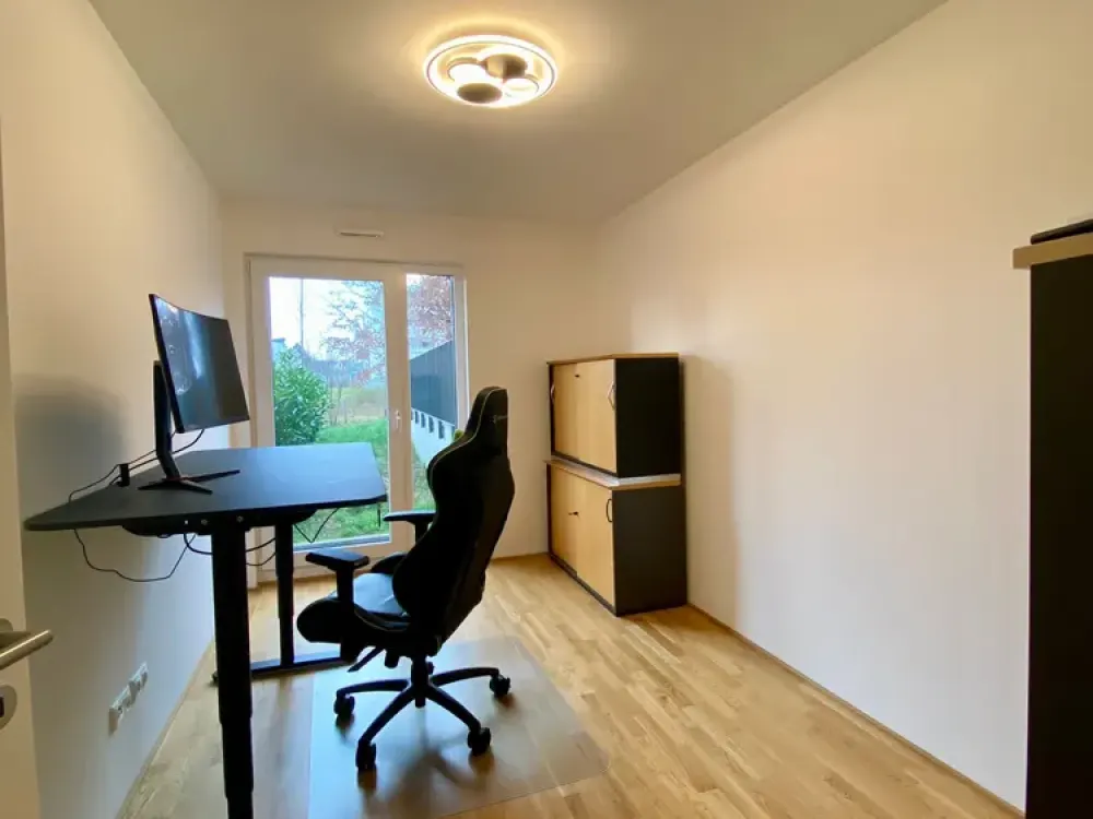 4-Room Apartment by the Park with Garden and Fitted Kitchen in Bieber