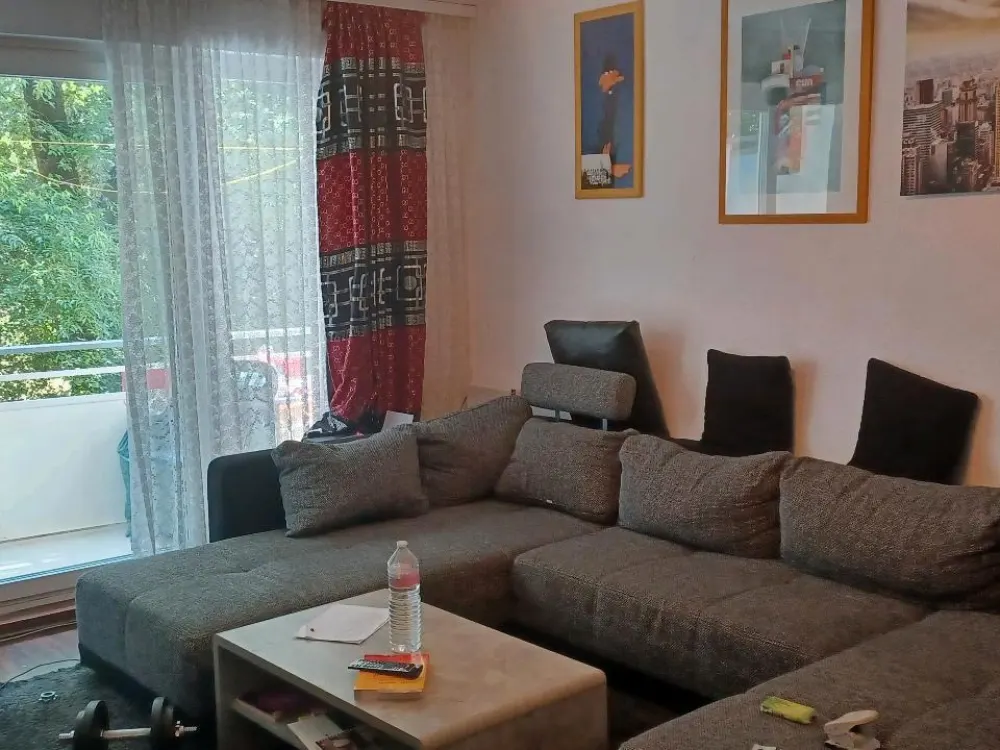 Ich tausche 4-Zimmer-Wohnung gegen 2,5-Zimmerwohnung.