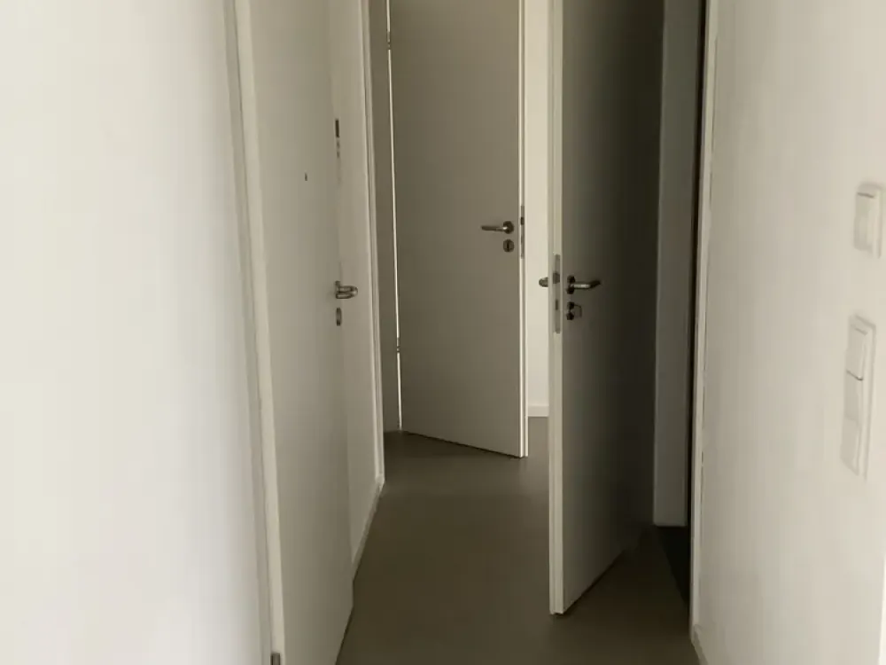 Spacious, bright 3-room apartment in a quiet courtyard