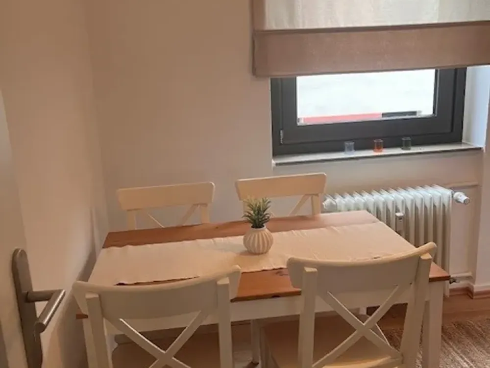 1-Zimmer-Wohnung möbliert mit Balkon in Frankfurt am Main