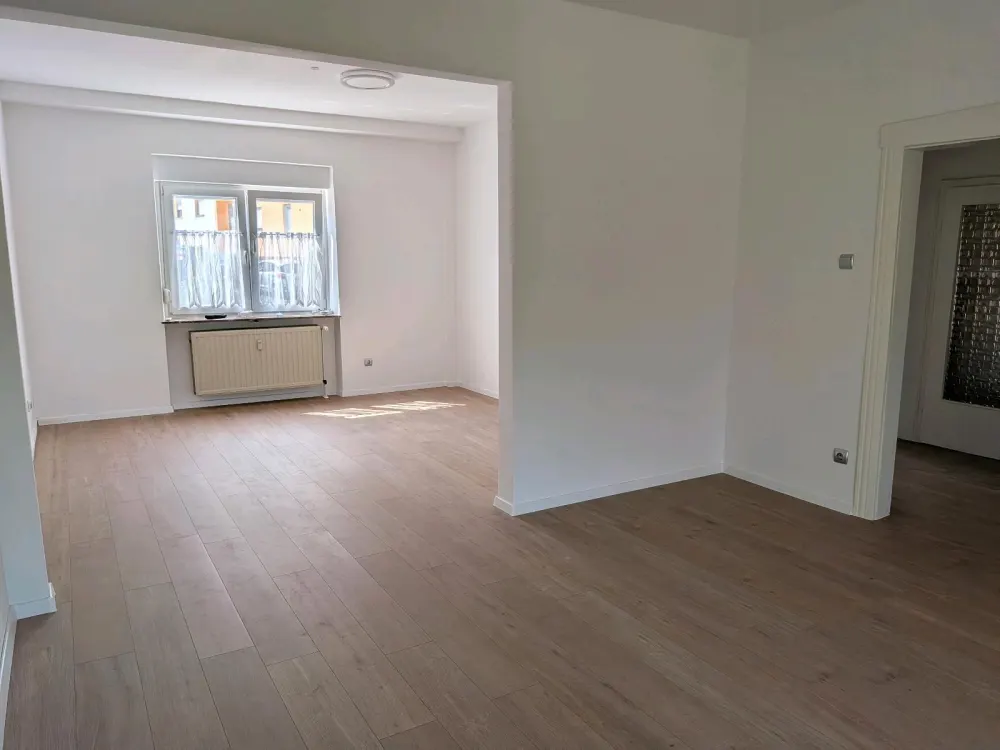 frisch renovierte 2 ZKB Wohnung zu vermieten