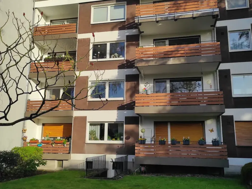 Gepflegte 2-Zimmer-Wohnung mit Balkon & Blick ins Grüne