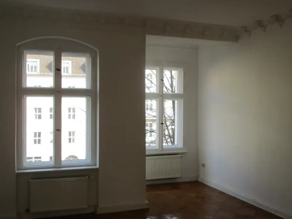 Wunderschöne große 5 Zimmer Altbauwohnung in zentraler Lage