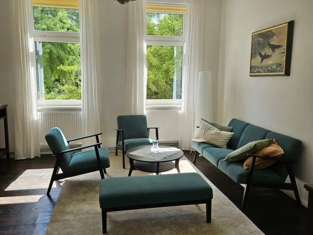 25868 HomeCompany Dresden Möbliert/Furnished 5-Zimmer Wohnung in Dresden-Neustadt max. 4 Personen