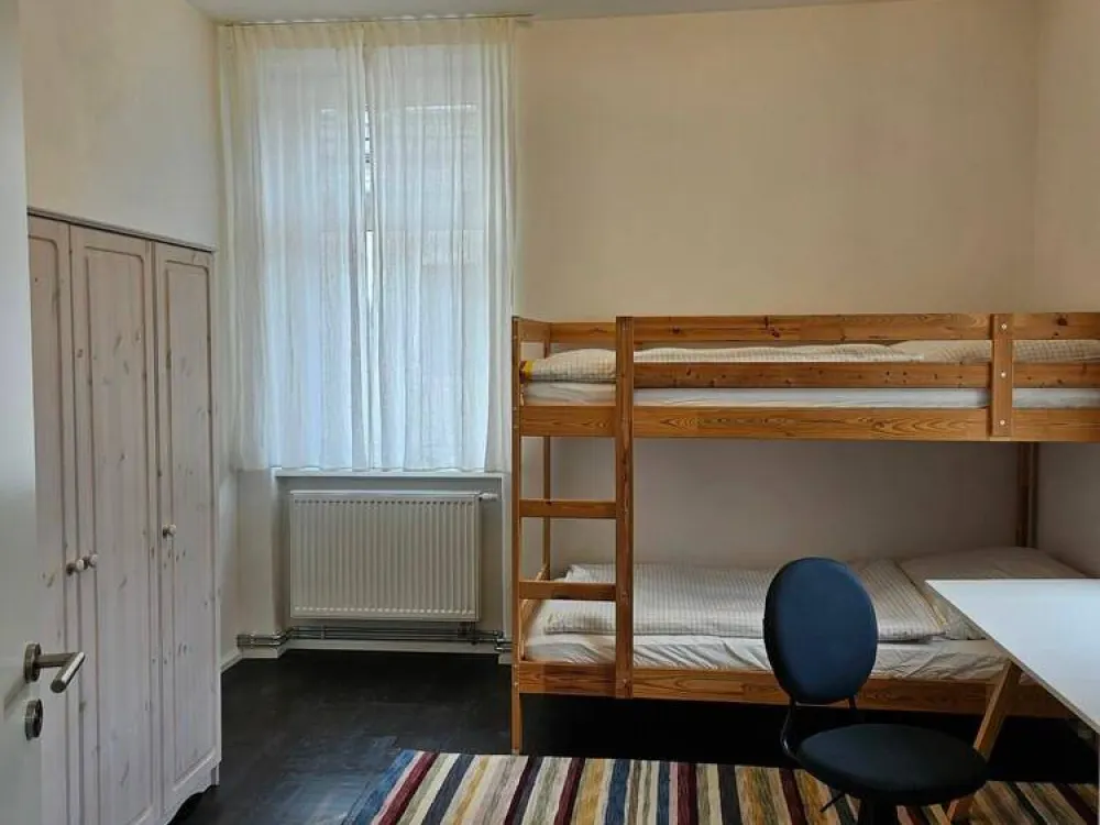 25868 HomeCompany Dresden Möbliert/Furnished 5-Zimmer Wohnung in Dresden-Neustadt max. 4 Personen