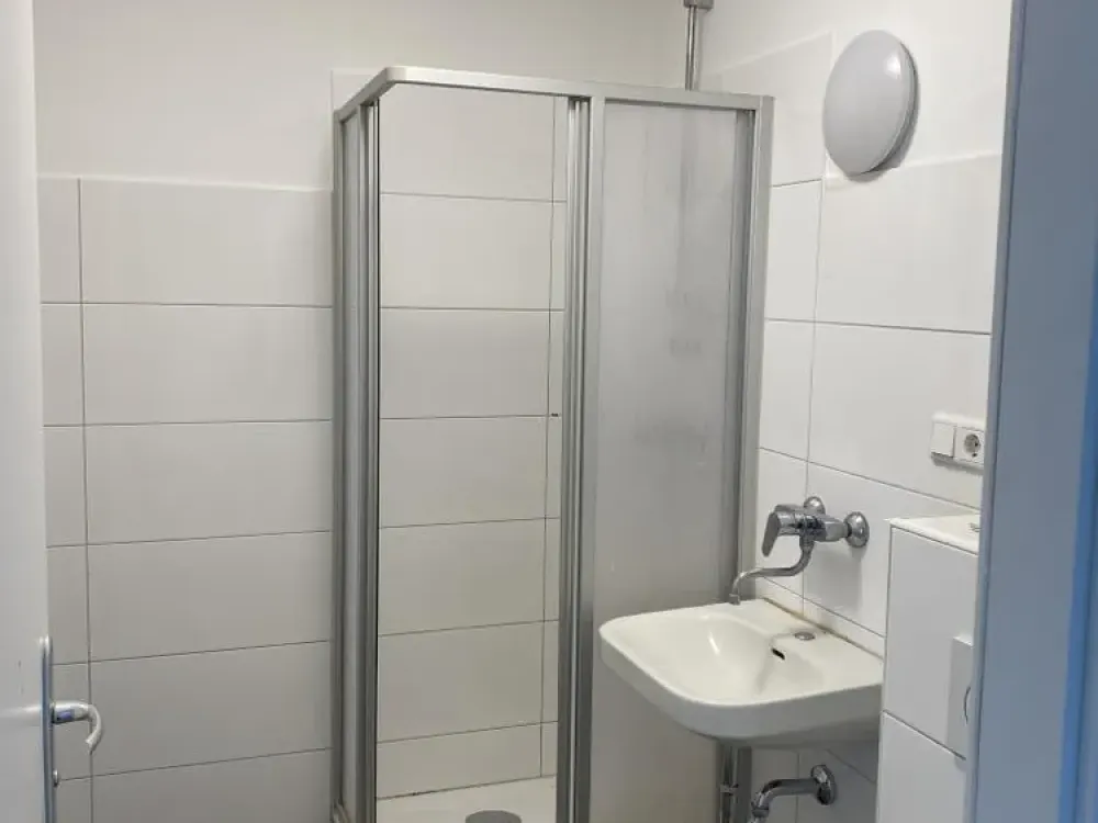 Helle 3-Zimmer-Wohnung mit modernem Duschbad in Monheim