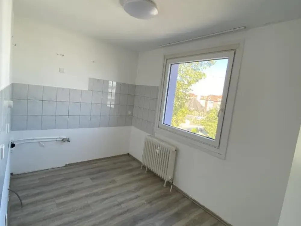 Helle 3-Zimmer-Wohnung mit modernem Duschbad in Monheim