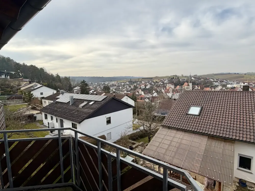 Renovierte Wohnung mit traumhaftem Ausblick ideal für Pendler oder Einzelperson
