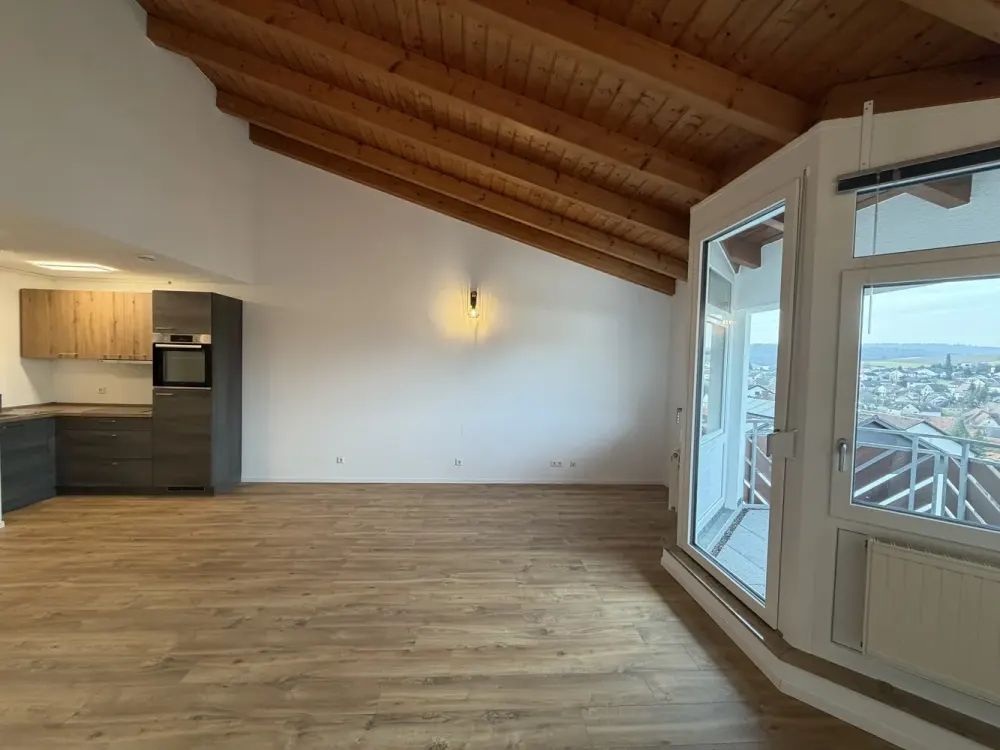 Renovierte Wohnung mit traumhaftem Ausblick ideal für Pendler oder Einzelperson