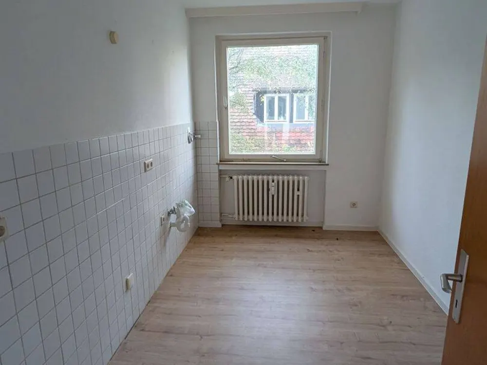 Living at Brasselsberg, Bright 2-Room Apartment with Balcony in a Green Location