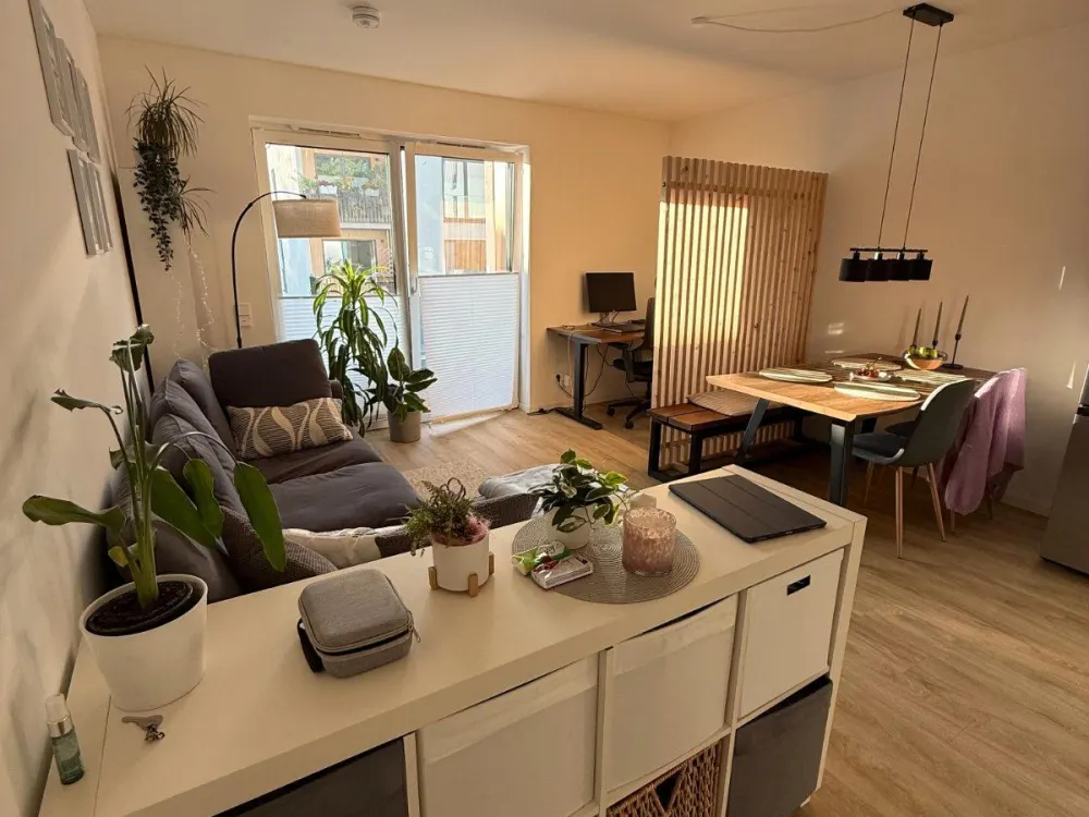 Helle möblierte 2-Zimmer-Wohnung mit Balkon in Alsterdorf befrist